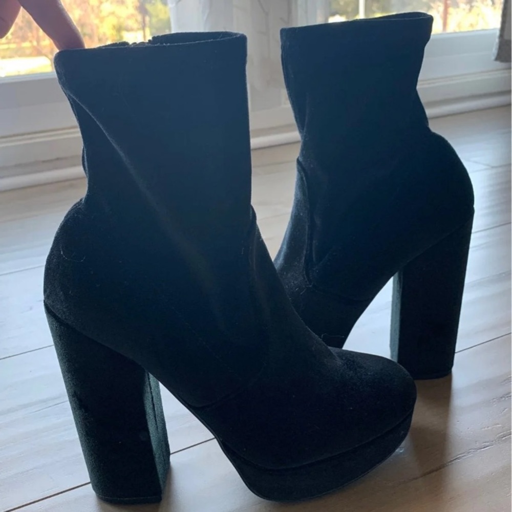 Black velvet platform steve madden booties
